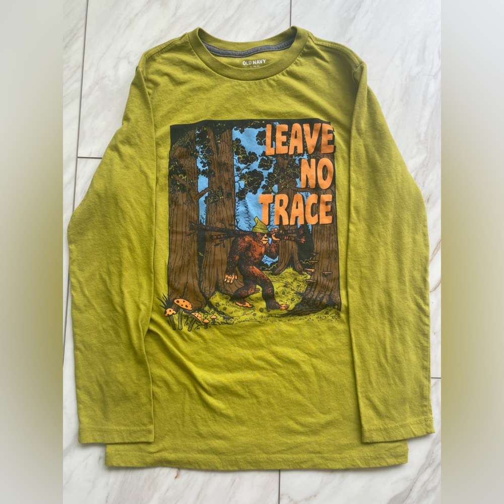 Long sleeve graphic tee by Old Navy